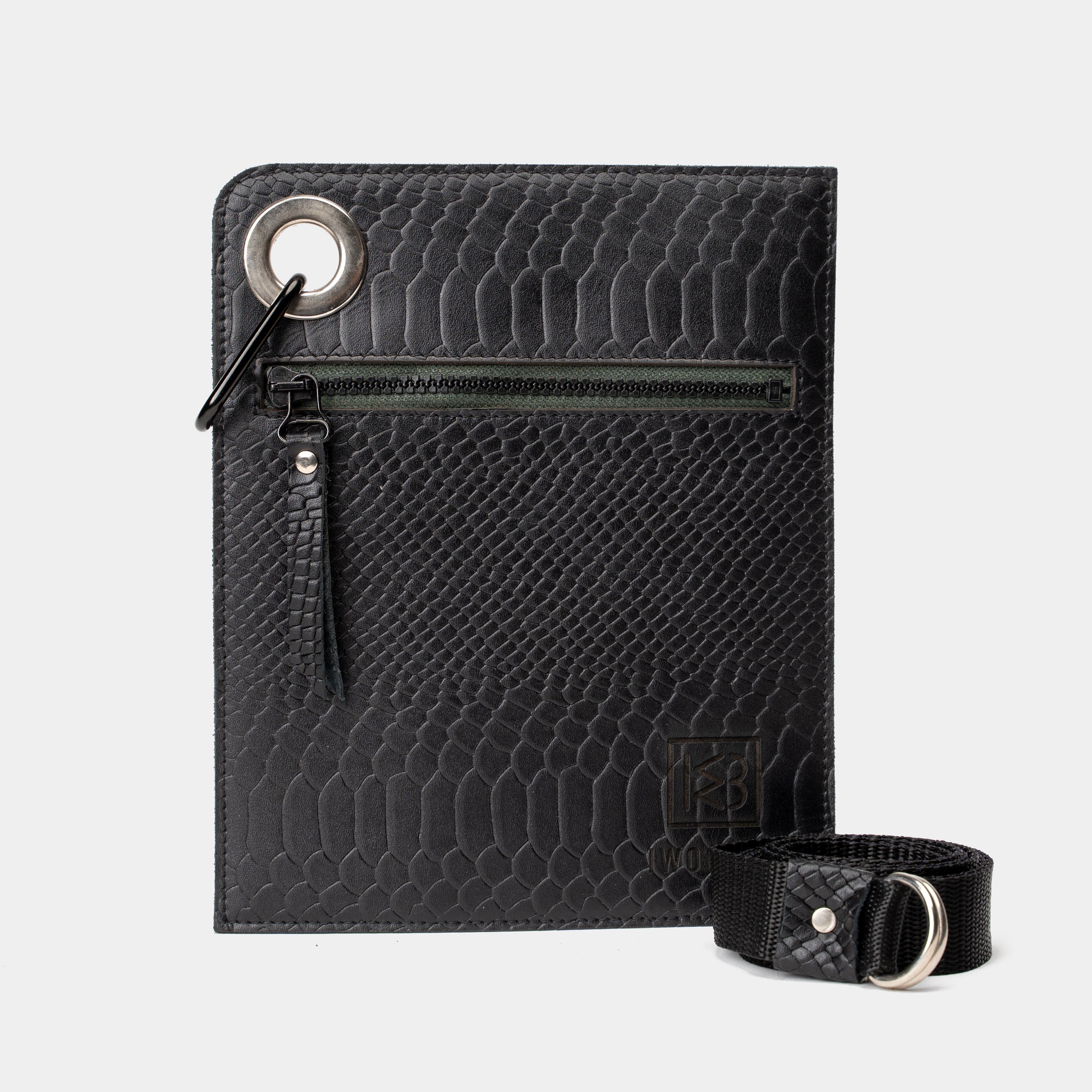 BLACK SNAKE COMPACT BAG