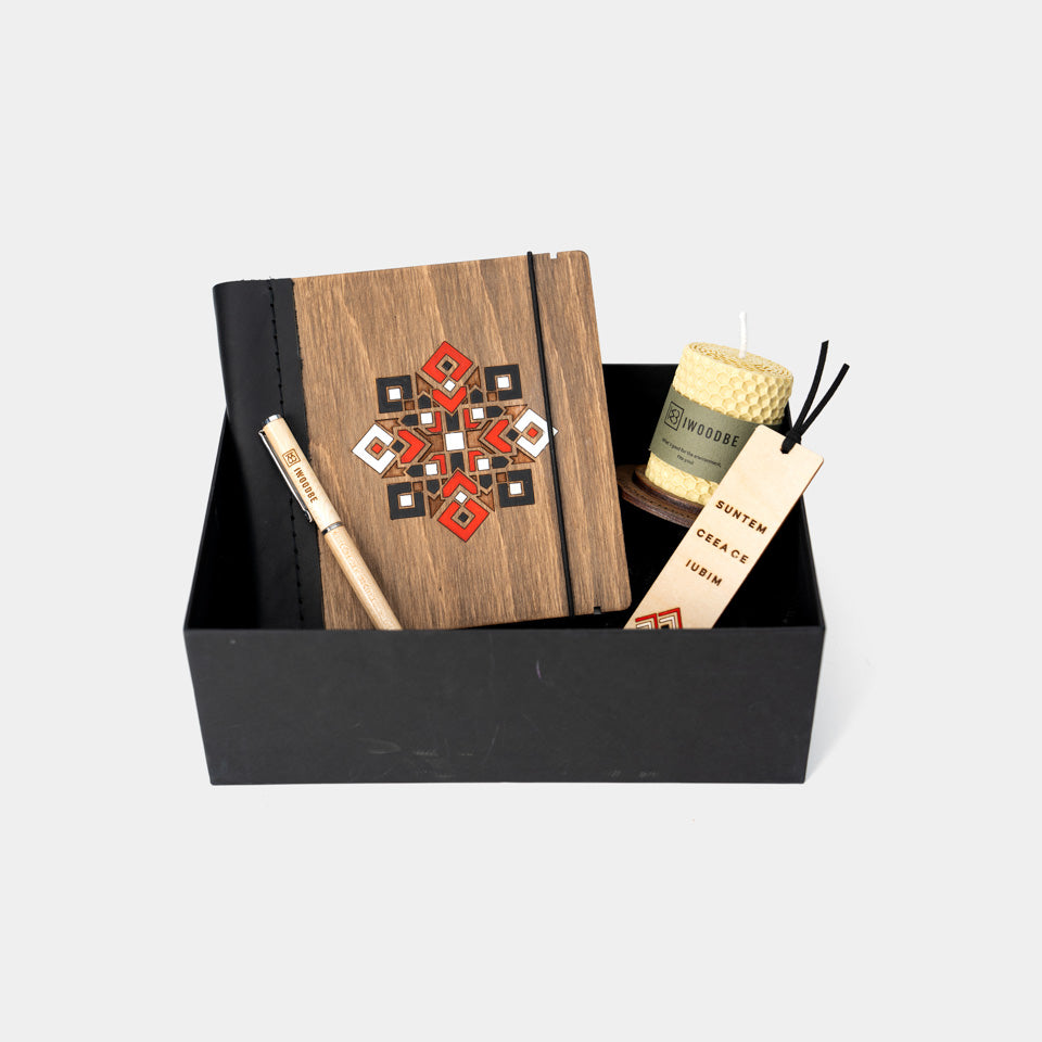 PACHET CADOU MULTICOLOR, AGENDA, PIX, LUMANARE, SEMN CARTE