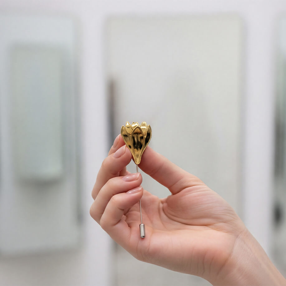 Martisor Brosa Floare Brandusa, Plexi Oglinda Recuperata