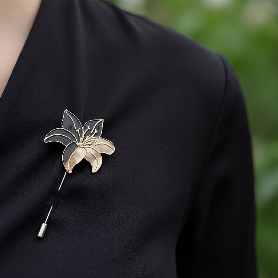 Martisor Brosa Floare Crin, Plexi Oglinda Recuperata