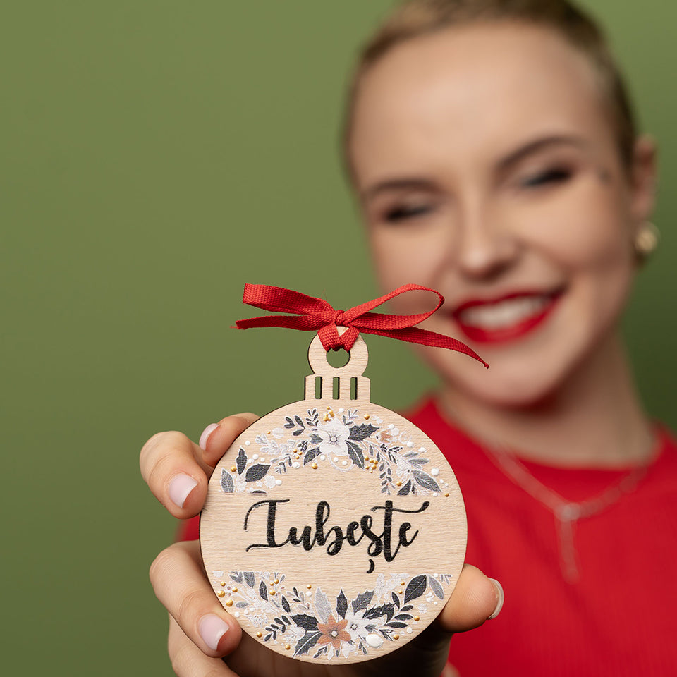 Decoratiune Craciun, Glob lemn Iubeste, 100x90x4mm