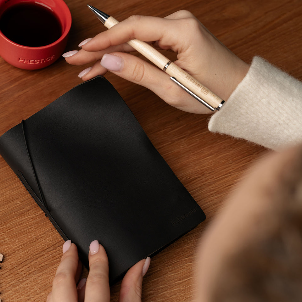 PACHETE AGENDE PLANTA NEGRU