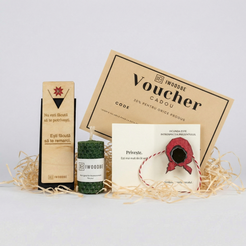 Pachet Cadou Martie - Martisor, Semn Carte, Lumanare, Voucher