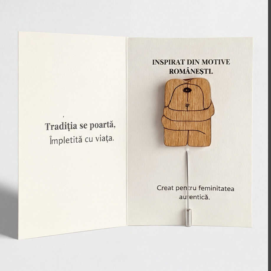 Martisor Brosa Sarutul, Inspirat de Brancusi, Lemn, Lucrat manual