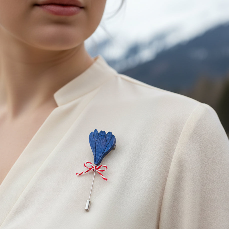 Martisor Brosa Floare Brandusa, Lemn, Pictat manual