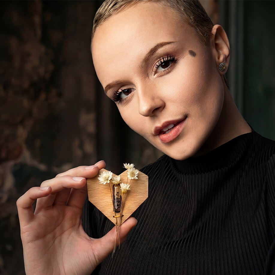 Martisor Plantabil - Brosa Inima din Lemn