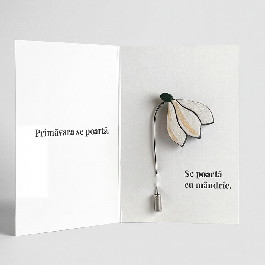 Martisor Brosa Floare Ghiocel, Lemn, Pictat Manual, Elegant