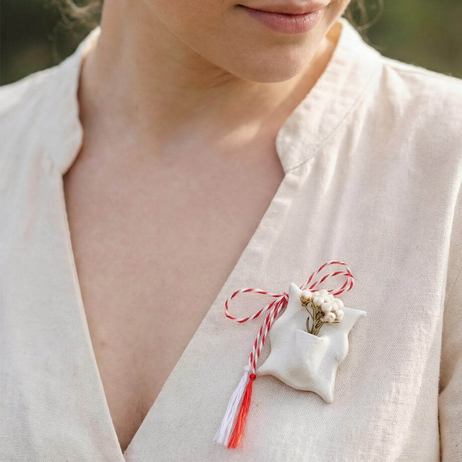 Martisor Brosa Vaza Lut, Flori Naturale